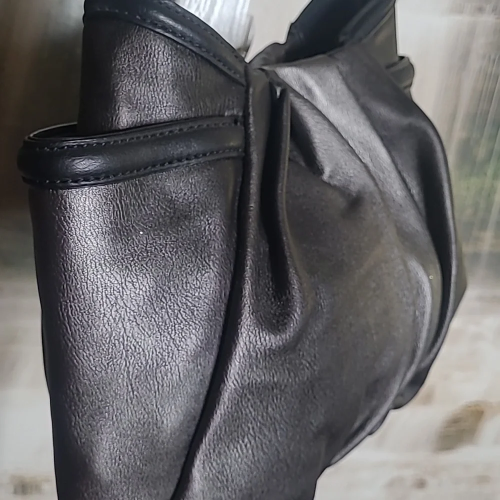 Simply Vera Vera Wang Sidekick faux leather shiny gray satchel purse handbag